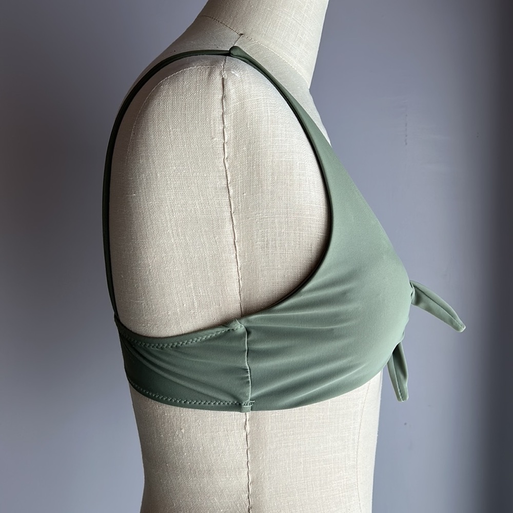 Zaful green plunge knotted tie front bikini top Size medium - Picture 4 of 7